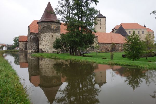 NKP hrad Švihov – obnova vodního příkopu